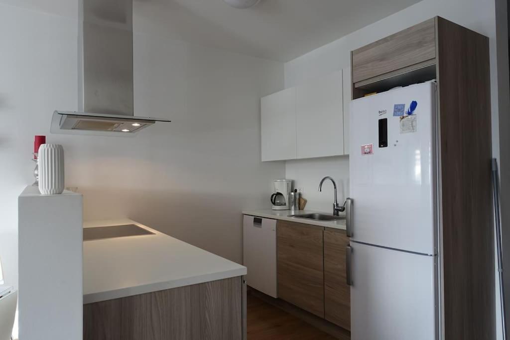 Beautiful Flat In Downtown Reykjavik With A Veiw Apartment ภายนอก รูปภาพ